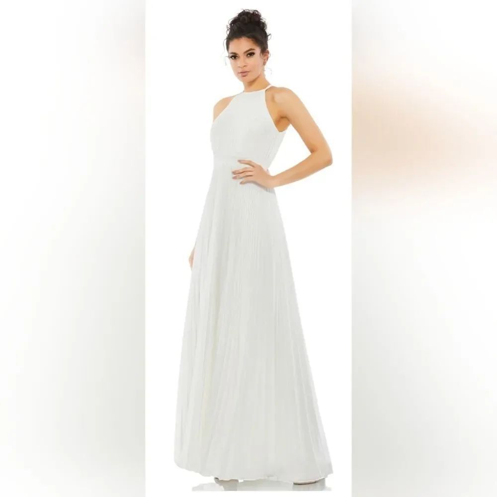 Mac Duggal PLEATED HALTER NECK FLOWY GOWN NWT size 10 white (12496)
